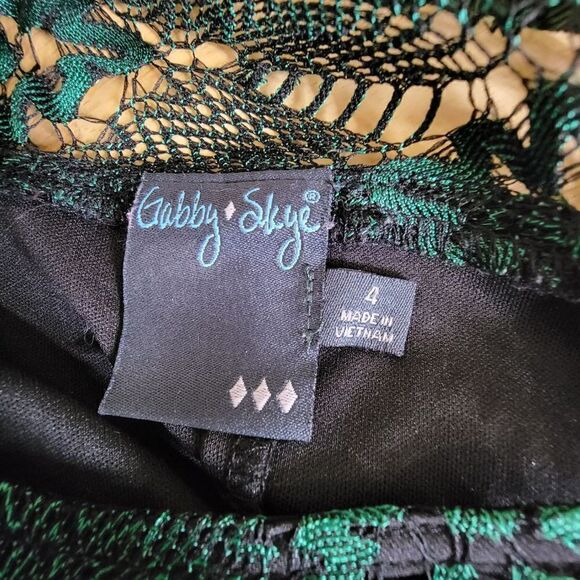 Gabby Skye Lace Overlay Three Quarter Sleeve Mini Dress Green Size 4 - Picture 4 of 10